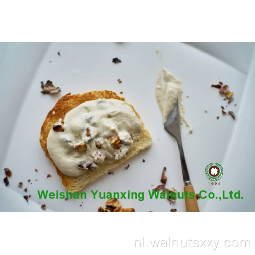 Walnut -kernels lichte stukken van de rechtstreeks